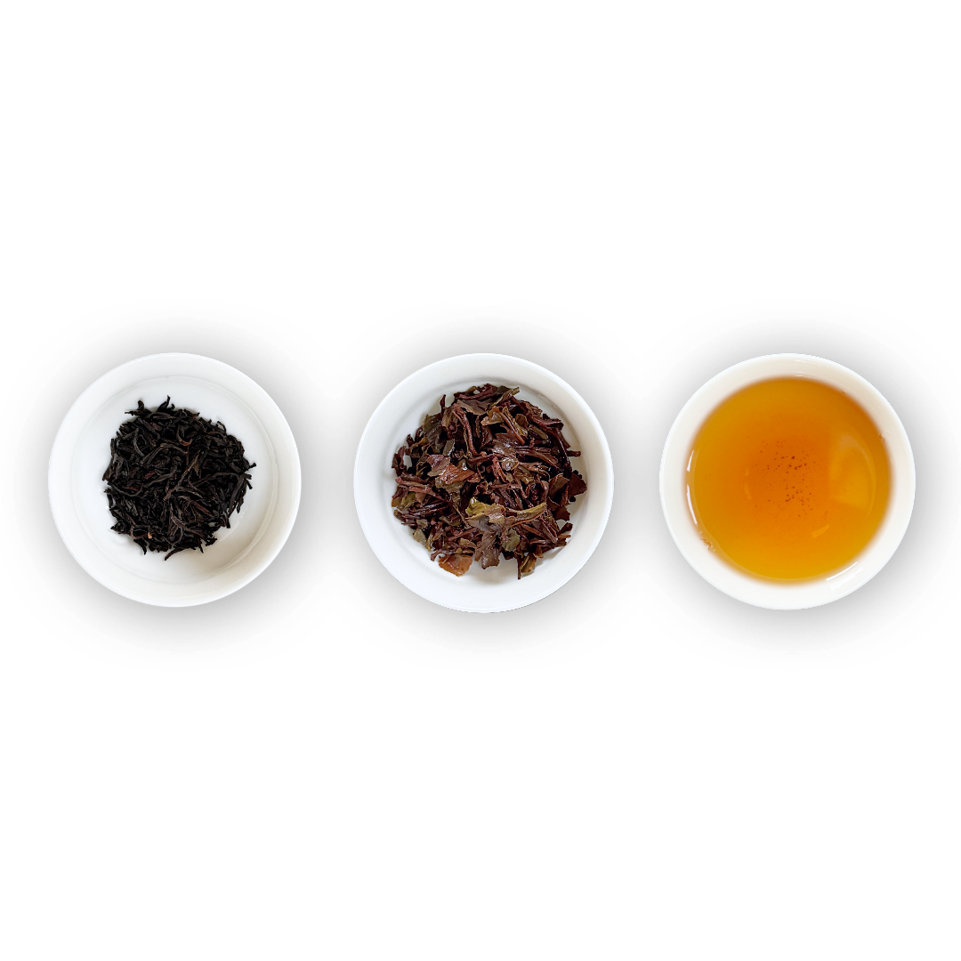Lover's Leap Ceylon Loose-leaf black tea in 3 forms showing the brewing process. On the left the dry leaf, in the middle the wet leaf and to the right a teacup of brewed liquid.